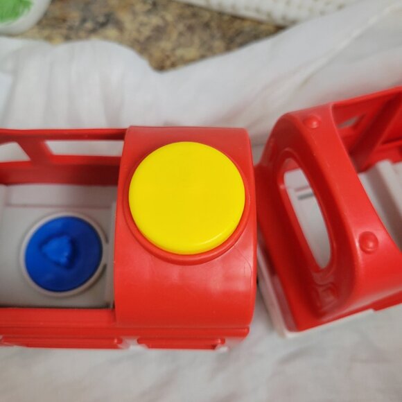 Fisher Price Little People Friendly Passenger Sounds Train 2016 Engine & Car - Picture 8 of 13